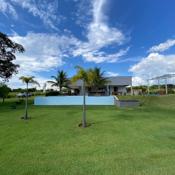 CHÁCARA 3 QUARTOS E 2 CHALÉS + HILUX SW4  OU 995K no PIX